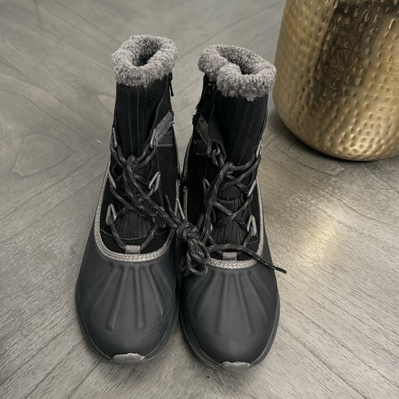 BareTraps Waterproof Cold Weather Boot - Picture 5 of 8